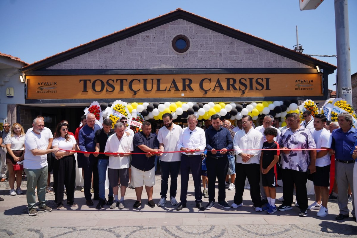 TARİHİ AYVALIK TOSTÇULAR ÇARŞISI’NDA ÖRNEK BİR İŞ BİRLİĞİ