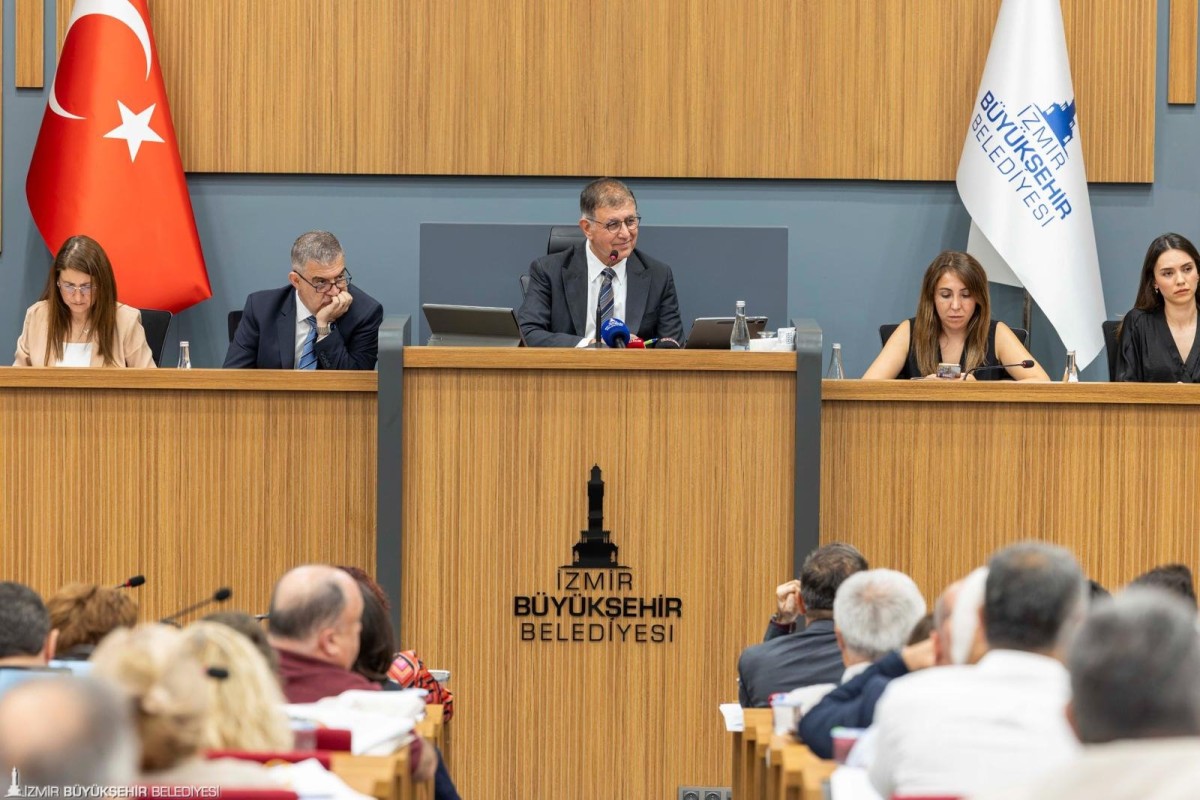 “İzmir’in sorunlarını birer birer çözelim diye yola çıktık”