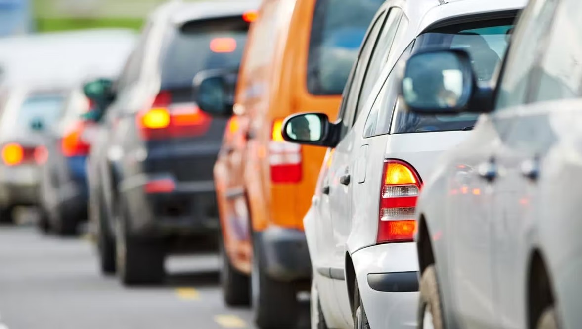 İzmir'de trafiğe kayıtlı araç sayısı Eylül ayı sonu itibarıyla 2 milyon 185 bin 457 oldu