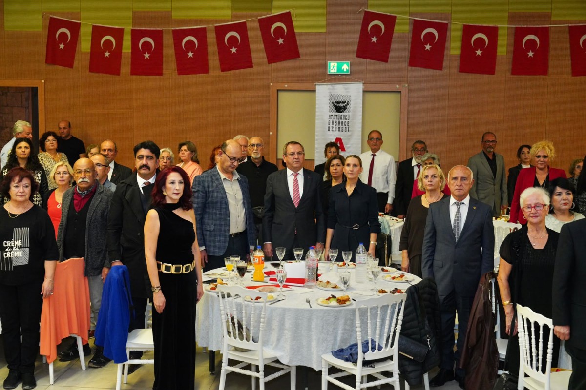 ADD Ayvalık’ın gecesinde Atatürk’ün devrimlerine bağlılık mesajı