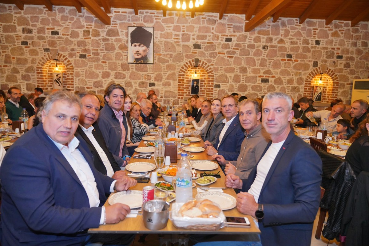 AYVALIK ZEYTİN HASAT FESTİVALİ’NDE DAYANIŞMA BULUŞMASI